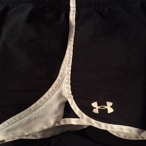 Black shorts - Picture 3 of 4